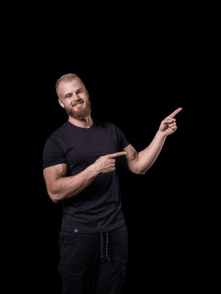 Neven pokazuje prema tekstu